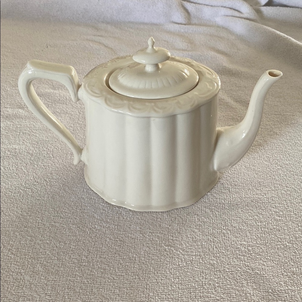Elegant Cream Teapot
